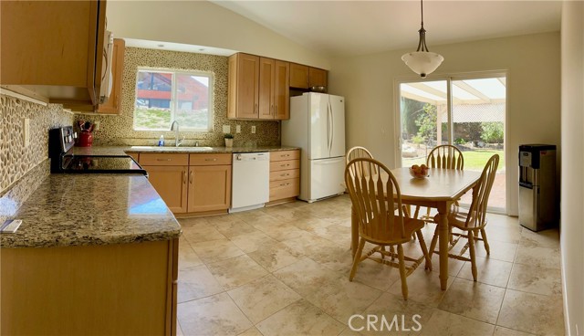 13981 Wallabi Avenue photo 6