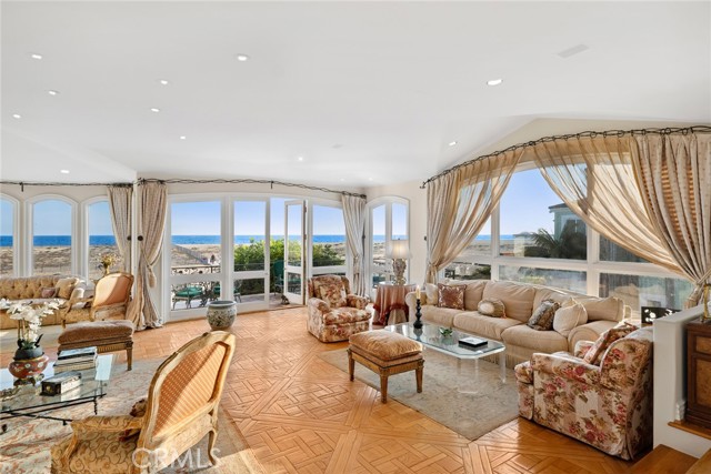 1201 E Balboa Boulevard, Newport Beach CA: https://media.crmls.org/medias/b1625b1b-8324-4db1-b1f1-52bf8422b6dc.jpg