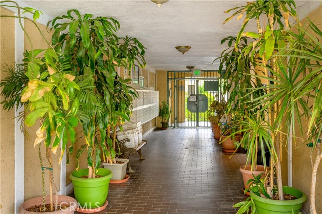 Detail Gallery Image 27 of 28 For 121 Sinclair Ave #206,  Glendale,  CA 91206 - 2 Beds | 2 Baths