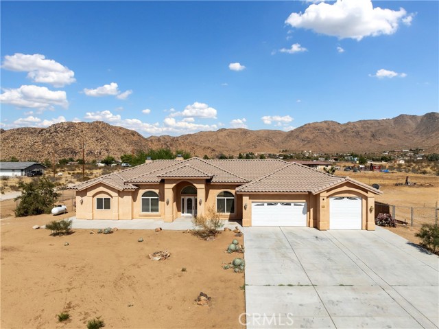 Detail Gallery Image 7 of 38 For 15185 Laguna Seca Dr, Apple Valley,  CA 92307 - 4 Beds | 3 Baths