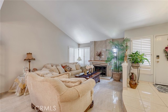9909 Merced River Avenue, Fountain Valley CA: https://media.crmls.org/medias/b1633ccd-678d-4663-96c9-d4afb1240d64.jpg