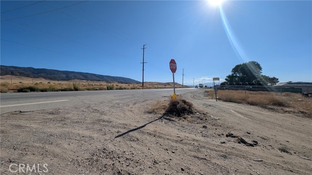275 W Avenue B, Lancaster CA: https://media.crmls.org/medias/b16395a5-b919-4ed1-a83c-9190ce6fbf17.jpg