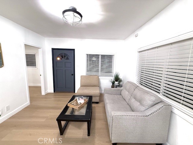 2037 3rd Ave, Alhambra CA: https://media.crmls.org/medias/b16424a6-212e-4b25-9b1d-d7722a0bf6d8.jpg