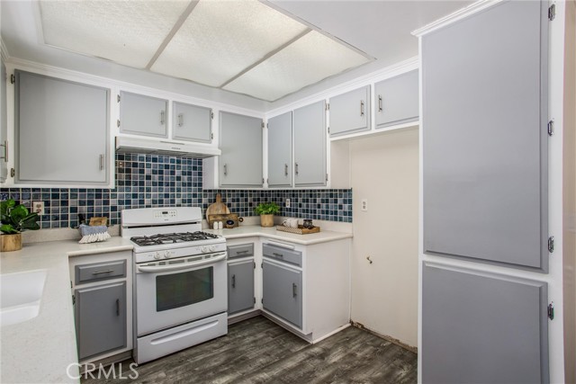 Detail Gallery Image 9 of 20 For 2302 El Rancho Cir, Hemet,  CA 92545 - 2 Beds | 2 Baths