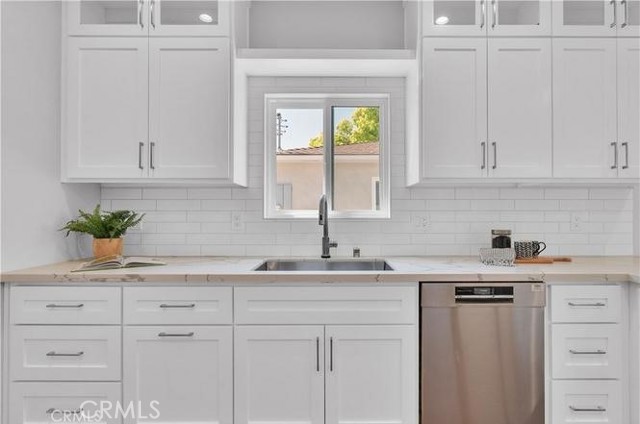 5311 E Carita Street, Long Beach CA: https://media.crmls.org/medias/b1648132-a72b-4e48-a80c-9119f2befbe5.jpg