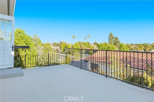 Detail Gallery Image 17 of 30 For 10178 Lightbreeze Cir, Huntington Beach,  CA 92646 - 5 Beds | 5 Baths