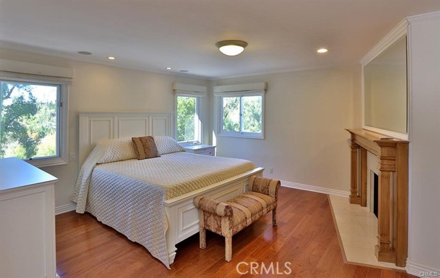 24944 JIM BRIDGER Road, Hidden Hills CA: https://media.crmls.org/medias/b1651f80-c73e-4ca0-833e-f4fede0c75c8.jpg