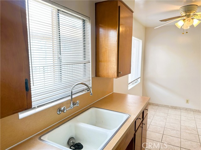 Detail Gallery Image 4 of 12 For 206 S West St, Anaheim,  CA 92805 - 1 Beds | 1 Baths