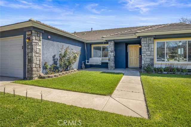 Detail Gallery Image 2 of 40 For 2865 W Rancho Vista Dr, Rialto,  CA 92377 - 4 Beds | 2 Baths