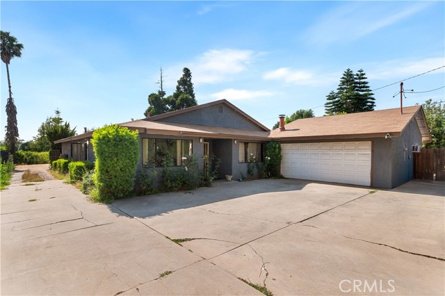 4421 N Sunflower Avenue, Covina CA: https://media.crmls.org/medias/b1662fcb-8d35-4d74-beea-9d4480f55a0c.jpg