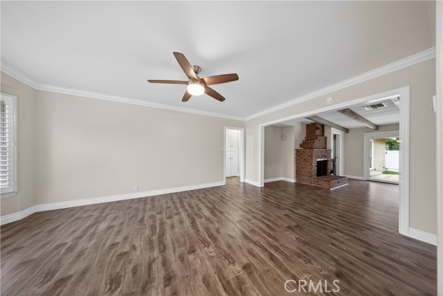 Detail Gallery Image 9 of 32 For 6906 Mclennan Ave, Lake Balboa,  CA 91406 - 3 Beds | 3 Baths