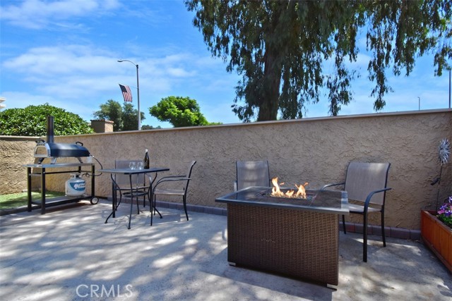 Detail Gallery Image 20 of 38 For 17908 River Cir #1,  Canyon Country,  CA 91387 - 3 Beds | 2 Baths