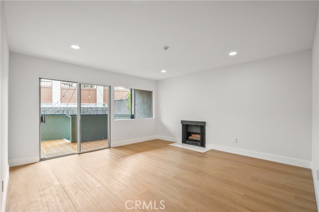 Detail Gallery Image 8 of 55 For 1112 Beryl St #15,  Redondo Beach,  CA 90277 - 2 Beds | 2/1 Baths