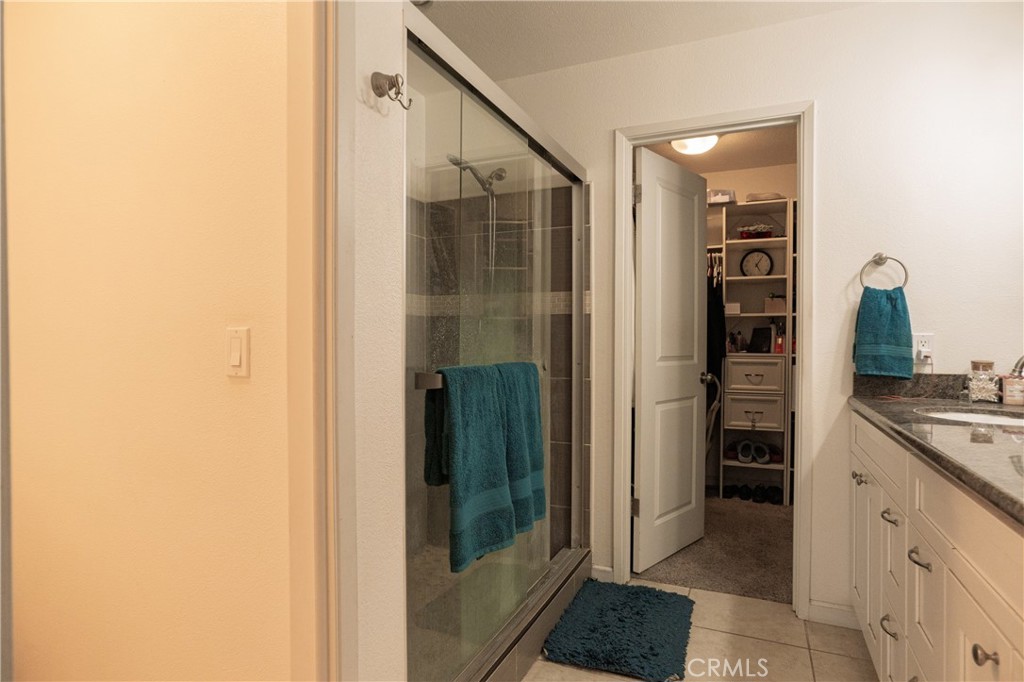 https://media.crmls.org/medias/b168095d-b319-4804-8294-59580df1b38b.jpg?preset=X-Large