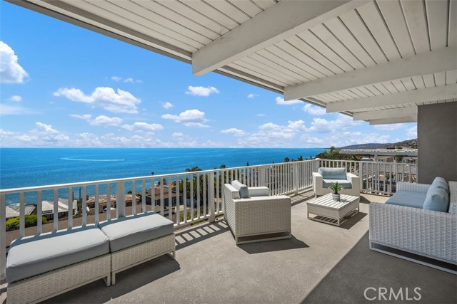 32091 Virginia Way, Laguna Beach CA: https://media.crmls.org/medias/b1682914-59e2-45ba-8a87-ce004b47fe41.jpg
