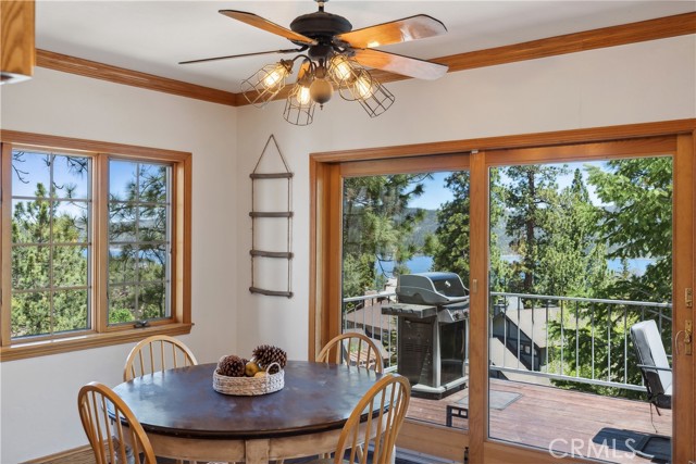 Detail Gallery Image 9 of 42 For 40570 Ironwood Dr, Big Bear Lake,  CA 92315 - 4 Beds | 3/1 Baths