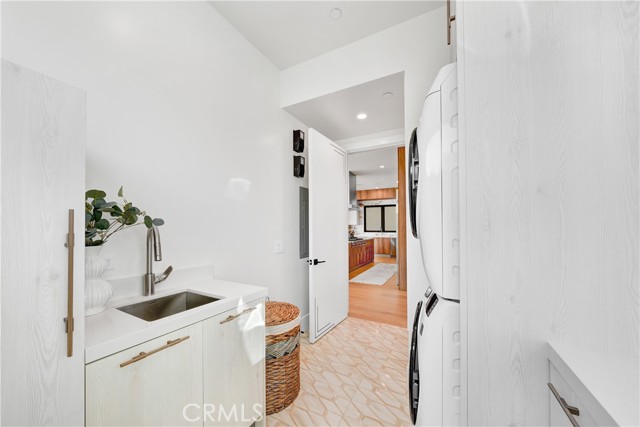 Detail Gallery Image 32 of 61 For 16351 S Pacific Ave, Sunset Beach,  CA 90742 - 6 Beds | 6/2 Baths