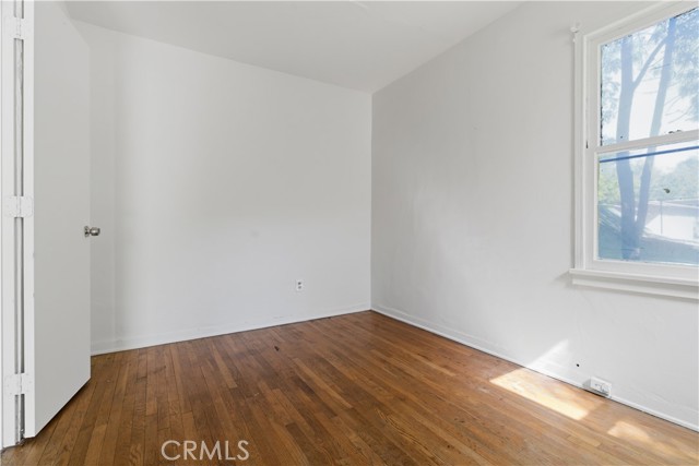 Detail Gallery Image 18 of 25 For 2004 Echo Park Ave, Los Angeles,  CA 90026 - 6 Beds | 3 Baths