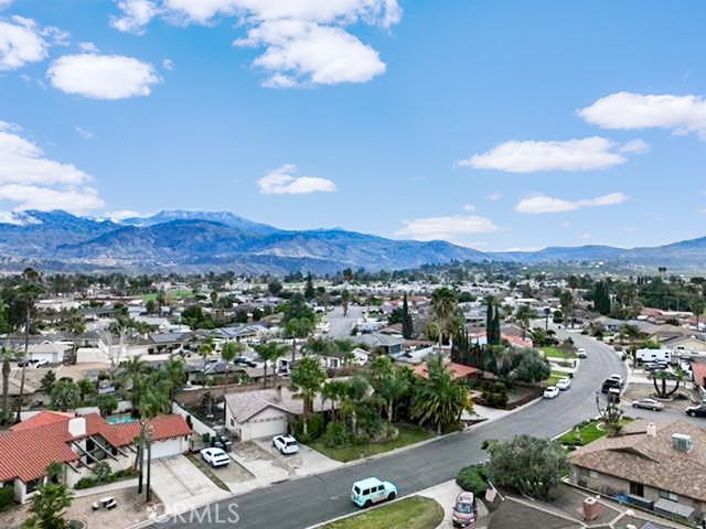 https://media.crmls.org/medias/b169958d-d908-4f4e-adb0-401723d82553.jpg?preset=X-Large