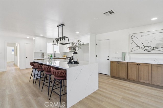 Detail Gallery Image 15 of 49 For 10007 Debra, Granada Hills,  CA 91343 - 4 Beds | 3 Baths