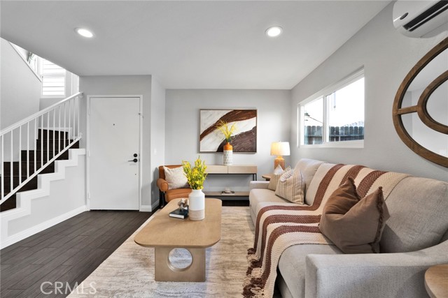 12951 Royal Palm Cir, Chino CA: https://media.crmls.org/medias/b169e1c6-9852-475f-aaee-f3b59e6dfb5b.jpg