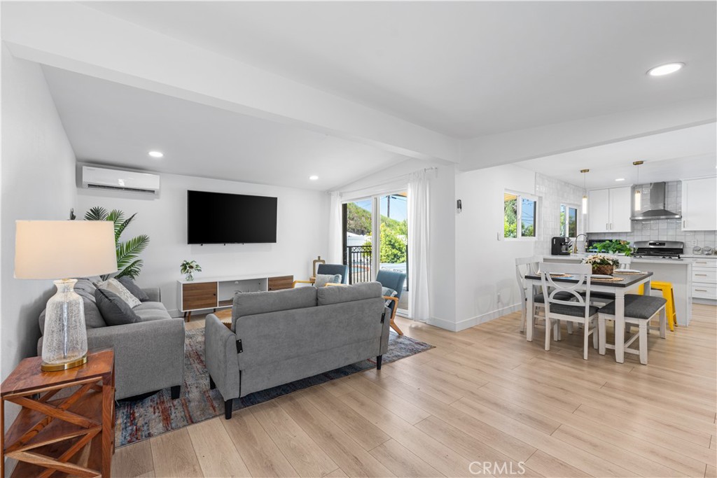 MLS #WS25152103 image #3