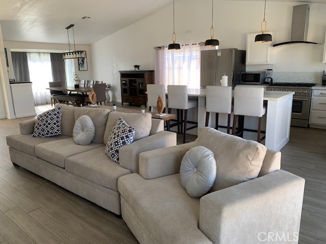 36500 30th E Street, Palmdale CA: https://media.crmls.org/medias/b169f7d4-819c-4a57-ae70-d98cbb051a05.jpg