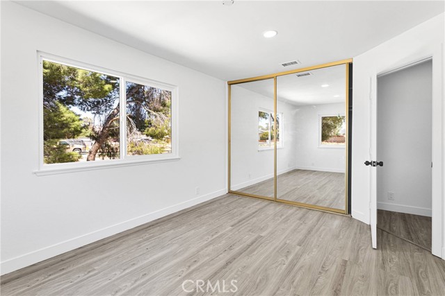 Detail Gallery Image 11 of 14 For 14855 Flathead Rd, Apple Valley,  CA 92307 - 5 Beds | 4 Baths