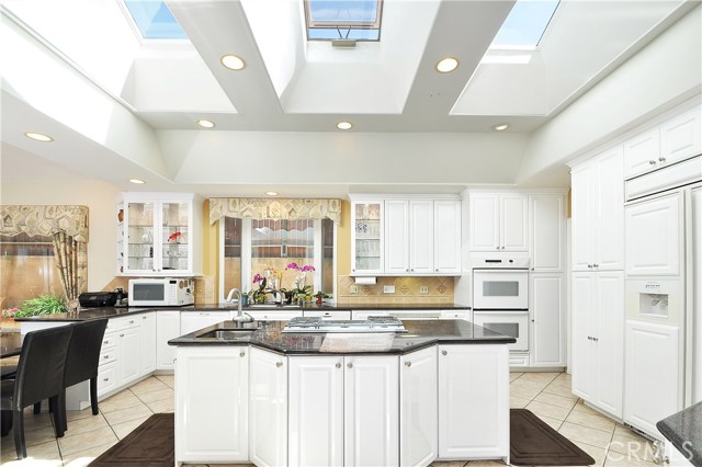 3463 Tanglewood Lane, Rolling Hills Estates, California 90274, 9 Bedrooms Bedrooms, ,6 BathroomsBathrooms,Residential,Sold,Tanglewood,PV17073762