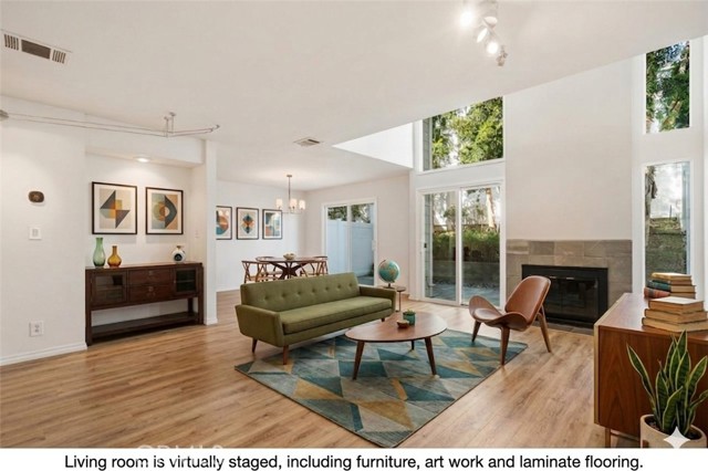 Detail Gallery Image 5 of 40 For 10056 Melinda Way #3,  Northridge,  CA 91325 - 2 Beds | 2/1 Baths