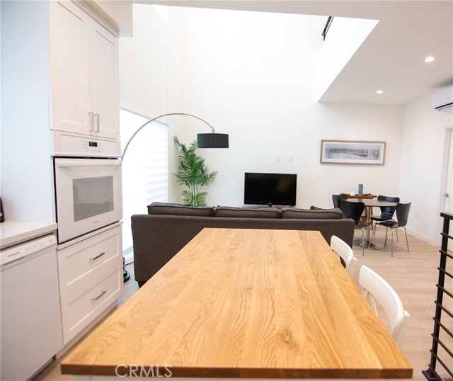 Detail Gallery Image 17 of 53 For 1187 Crenshaw Bld #102,  Los Angeles,  CA 90019 - 2 Beds | 3 Baths