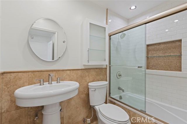 Detail Gallery Image 20 of 31 For 10521 National Bld #101,  Los Angeles,  CA 90034 - 2 Beds | 2 Baths