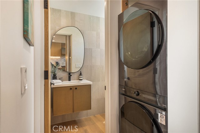 Detail Gallery Image 14 of 64 For 521 1/2 Iris Ave, Corona Del Mar,  CA 92625 - 2 Beds | 2/1 Baths