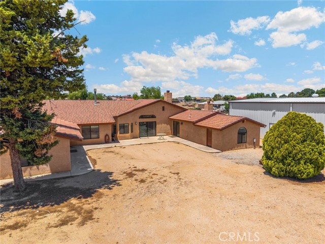 11915 Redwood Avenue, Hesperia CA: https://media.crmls.org/medias/b16da7e7-a7cc-4c5b-adc9-05aa7e156d3a.jpg