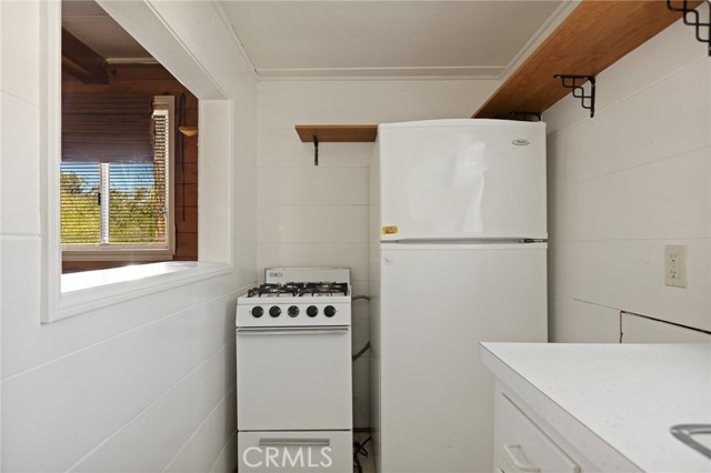 Detail Gallery Image 16 of 18 For 32930 Rim of the World, Running Springs,  CA 92382 - 2 Beds | 2 Baths