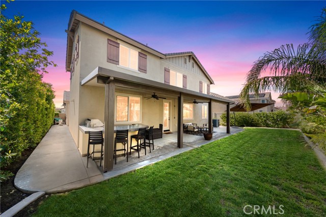 7462 Silver Saddle Court, Eastvale CA: https://media.crmls.org/medias/b16df1c3-e2b4-4278-9985-afa2dd20a15f.jpg
