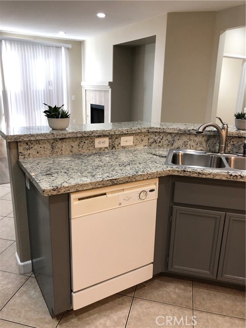 Detail Gallery Image 18 of 63 For 12941 Rising Moon Way, Victorville,  CA 92392 - 4 Beds | 2 Baths