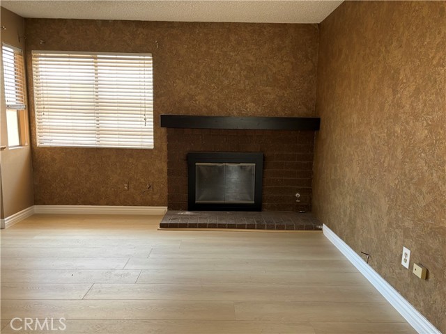 7634 Plumaria Drive, Fontana CA: https://media.crmls.org/medias/b16ed27e-7050-4ca5-a925-5b4ad9376381.jpg