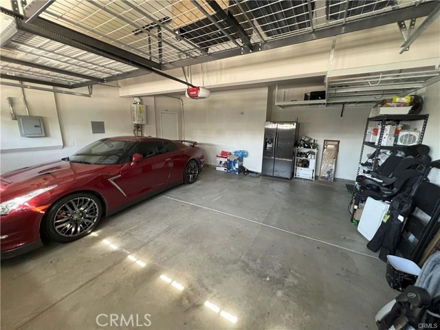 4866 Stoneglen Avenue, Fontana CA: https://media.crmls.org/medias/b16f59ce-be87-48e8-b8e7-9e6aad626c34.jpg