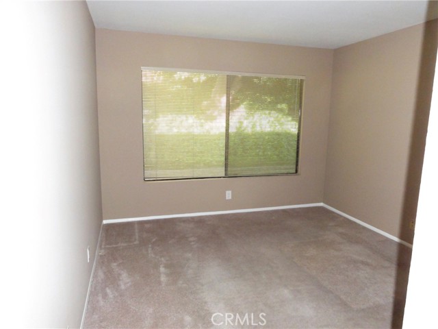 Detail Gallery Image 15 of 21 For 337 Fox Hills Dr, Thousand Oaks,  CA 91361 - 4 Beds | 2/1 Baths