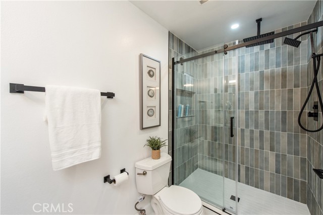 Image 41 of 58 For 24 Spicewood Way