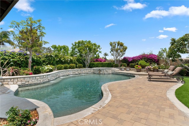 18912 Rockinghorse Lane, Huntington Beach CA: https://media.crmls.org/medias/b170c723-1e8a-49b1-b693-be6be1729085.jpg