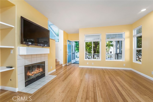 Detail Gallery Image 6 of 31 For 537 N Pageant Dr #C,  Orange,  CA 92869 - 3 Beds | 2/1 Baths