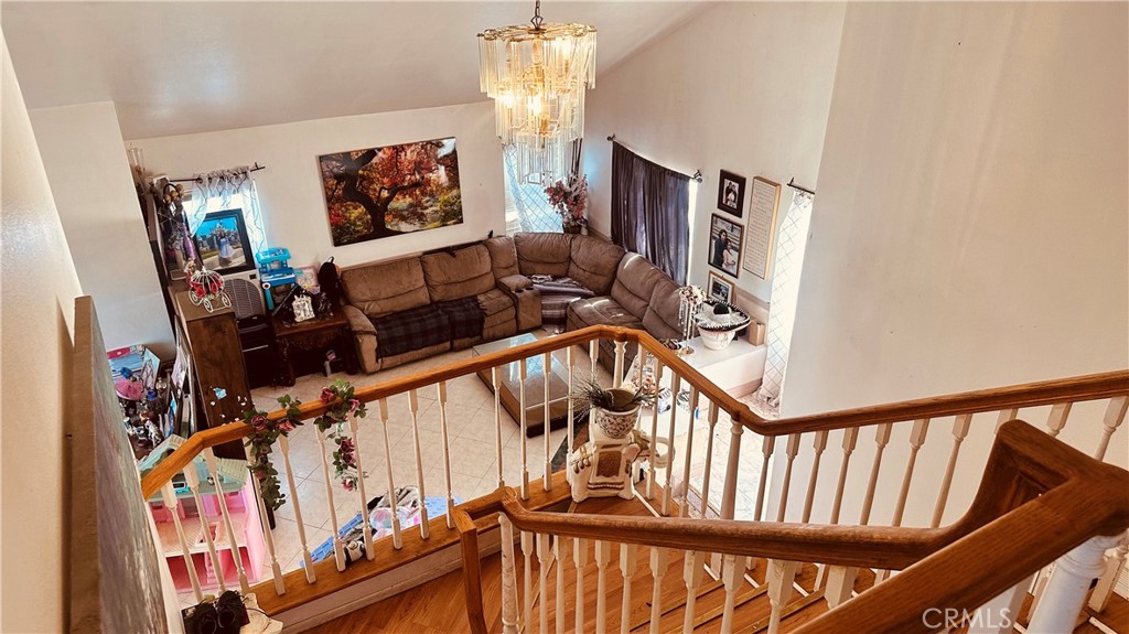 https://media.crmls.org/medias/b1715c4c-499d-4243-af89-62691f9545a5.jpg?preset=X-Large