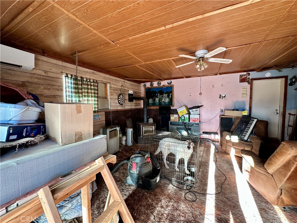 https://media.crmls.org/medias/b1716003-f1b0-4267-acec-e608cb1771a4.jpg?preset=X-Large