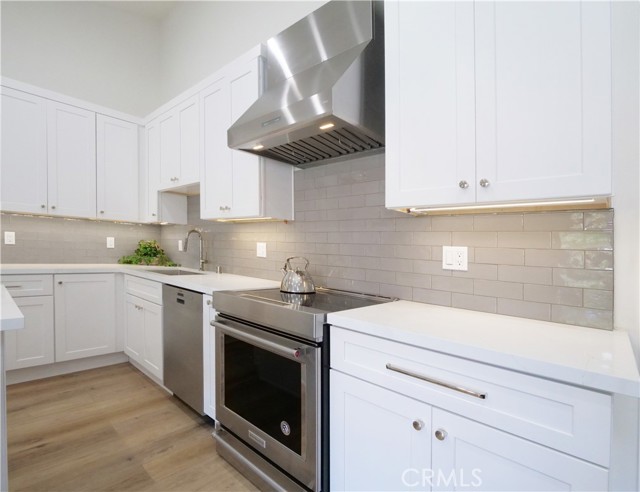 822 Camino Real, Redondo Beach CA: https://media.crmls.org/medias/b171c5ac-fa25-4d15-8193-29b47b83e319.jpg
