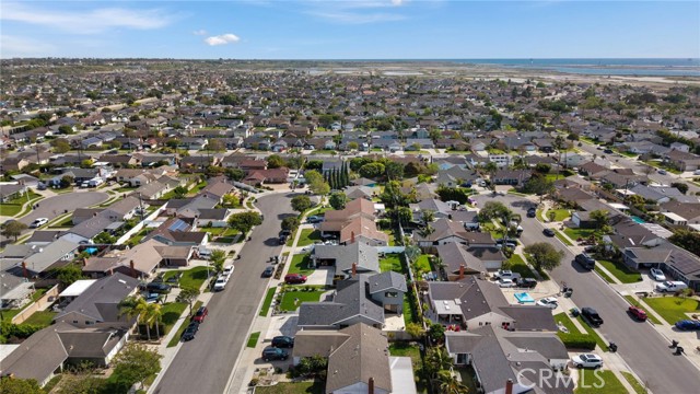 Detail Gallery Image 44 of 45 For 17551 Griffith, Huntington Beach,  CA 92649 - 4 Beds | 3 Baths