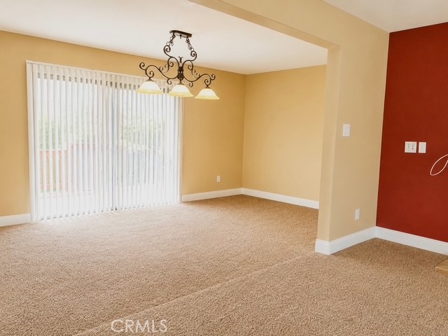https://media.crmls.org/medias/b1720920-771a-4ab1-9272-a826d8e5d785.jpg?preset=X-Large