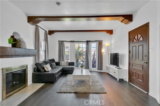 Detail Gallery Image 6 of 26 For 8319 S Van Ness, Inglewood,  CA 90305 - 3 Beds | 2 Baths