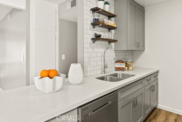 Detail Gallery Image 5 of 34 For 18620 Hatteras Street #223,  Tarzana,  CA 91356 - 3 Beds | 2 Baths